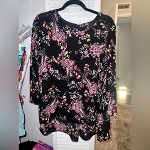 Black and Pink Graphic 3/4 Sleeve Blouse
